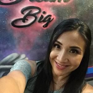 Meet your Posher, Corina